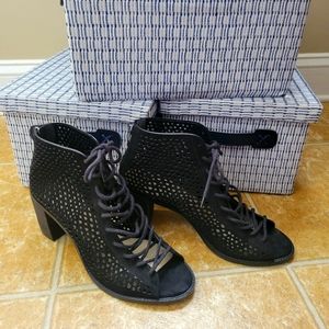 Vince Camuto 10 Black